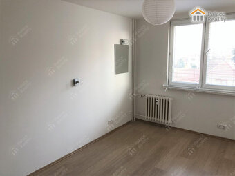 Byt 3+1 s balkonem, neprůchozí pokoje - 5