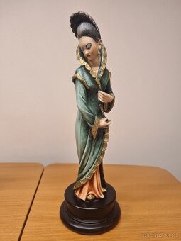 A. Giannelli alabastrová socha Geisha malovaná - 5