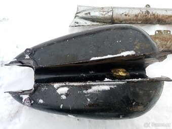 Nádrž a výfuky ČZ - 5