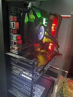 Prodám PC komplet vybavená skříň - 5