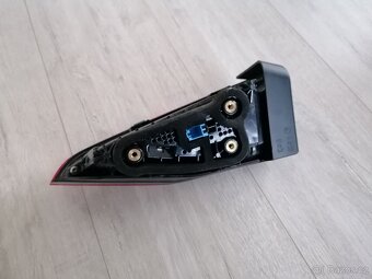 ¡REZERVACE¡ Zadní levé vnitřní světlo Škoda Octavia IV combi - 5