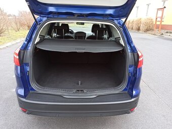Ford focus 1.5 tdci 88 kw 2017, stk do 3/2027, servisni kniz - 5