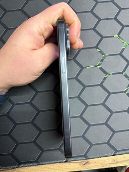 Apple iPhone 15 pro Max 256Gb černý - 5