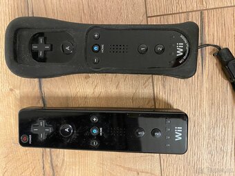 Herní konzole Nintendo Wii s příslušenstvím + 4 hry - 5
