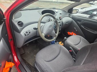 Toyota Yaris 1.0 50kW - 5