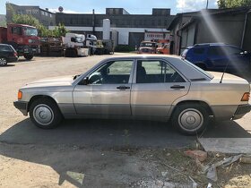 Mercedes Benz 190E disel - 5