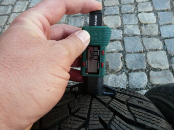 ZIMNÍ PNEU + DISKY 195/60R15 FORD 15" - 5