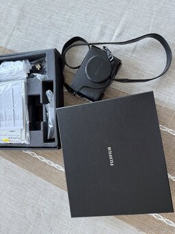 Fujifilm X100 (Limited Edition Black) - 5