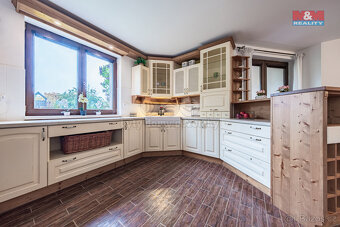 Prodej rodinného domu, 272 m², Babice, ul. Honzíkova - 5