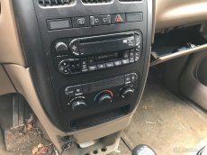 Chrysler Voyager 2,5CRD 2004 105kW ENJ - JEDE, DILY - 5