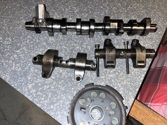 Hlava motoru 1.9 TDI 77kw 038 103 373 R - 5