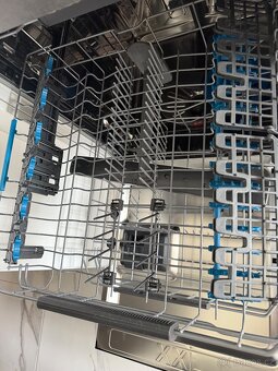 Myčka Electrolux vestavná 65cm KESC9200L - 5