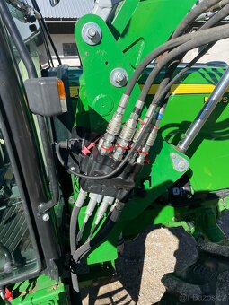 Traktor John Deere - 5