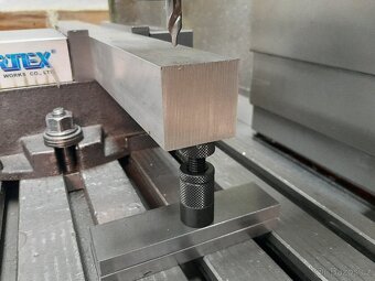 Šroubová podpěrka s magnetem - 5