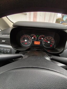 Fiat Grande Punto - 5