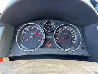Opel Astra H 2.0T - 5