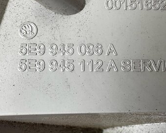 Pravé zadní vnější světlo 5E9945096A Škoda Octavia 3 kombi - 5