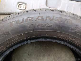 pneumatiky Bridgestone turanza 215/60/17. vzorek 5 mm. - 5