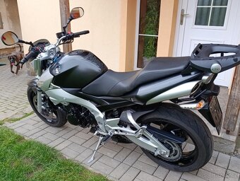 Suzuki GSR 600 - 5