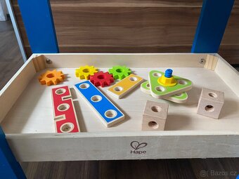 Dřevěný ponk s nářadím - 5