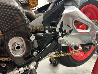 Aprilia Tuono V4 2017 - 5