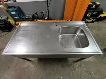 Nerezový stůl s dřezem - 5