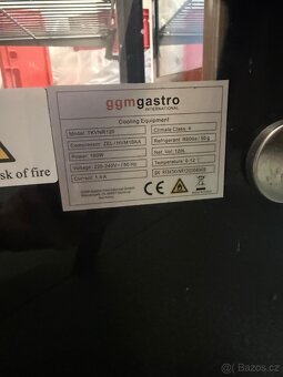 Vitrína na zakusky / chlebíčky - 5