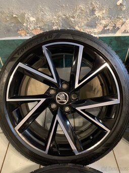 Alu kola Škoda R18 5X112 ZÁNOVNÍ LETNÍ PNEU 225/40 R18 VEGA - 5