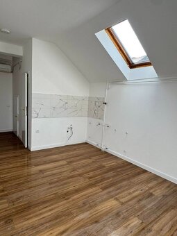 🏠 Prodej kompletně zrekonstruovaného bytu v centru Vršace - 5