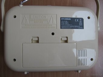 Přenosné FM retro rádio zn. Hyundai - 5