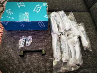 Černé nábytkové úchyty - 5