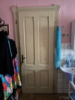Starožitné zachovalé dveře se zárubněmi - 5