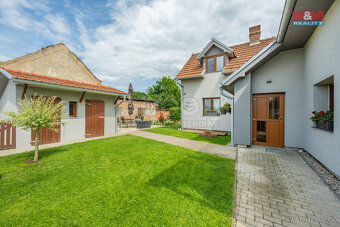 Prodej rodinného domu 6+kk, 180 m², Čečelice, ul. Hřbitovní - 5