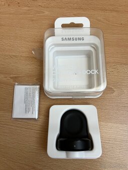 Samsung Galaxy Watch - nabíječka EP-YO805 dokovací stanice - 5