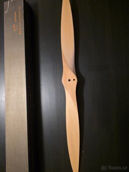 Dřevěné designové hodiny (vrtule) v dárkové krabičce - 5