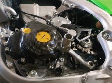 Karbonový kryt zapalování a spojky na KX450F - 5