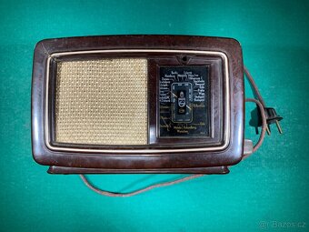 Vintage bakelitové rádio - 5