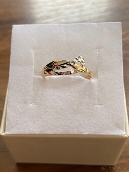 Zlatý dámský prstýnek - 5
