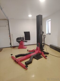 Jednosloupový mobilní zvedák BOR2500M 2500 kg 2025''AKCE - 5