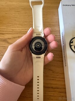 Chytré hodinky Samsung Galaxy Watch 6 40mm LTE zlaté - 5