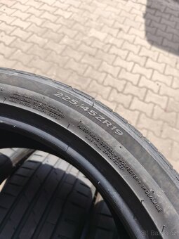 225/45/19 - 5