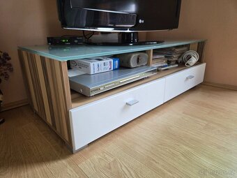 Nábytek do obývacího pokoje, tv stolek, komoda, regál - 5