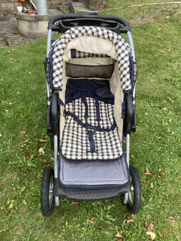 starší kočárek - 5