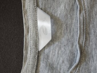 Šedé tričko s krátkým rukávem - 5