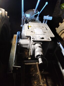 Prodám kulatou převodovku na ZETOR25N - 5