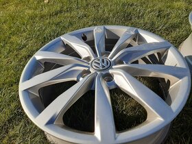 Krásné orig. Alu Volkswagen roztec 5x112 17 ET48 - 5