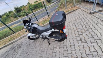 Suzuki XF 650 Freewind - 5