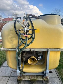 Prodám nesený postřikovač – nádrž 500l - 5