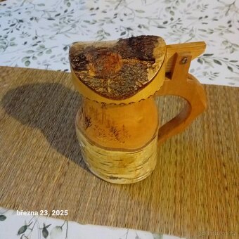 Ručně vyřezávany korbel na pivo. - 5