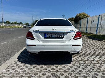 Mercedes Benz E220d 4MATIC 143kW - 5
